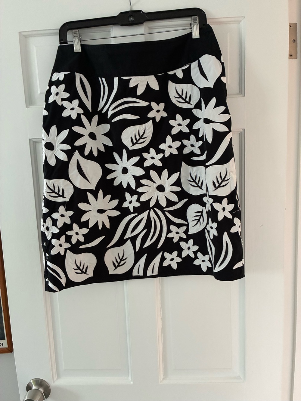 Liz Claiborne Black and White Floral Pencil Skirt